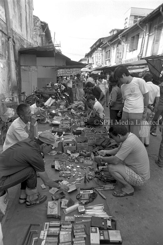 Peddling Wares at Sungei Road Flea Market 1982-My Sg Memories