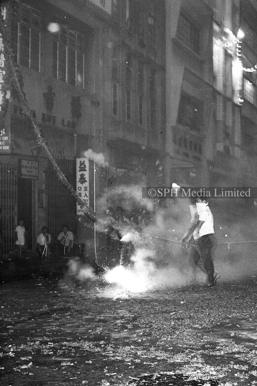 Lighting of Firecrackers�During Chap Goh Meh 1965-My Sg Memories