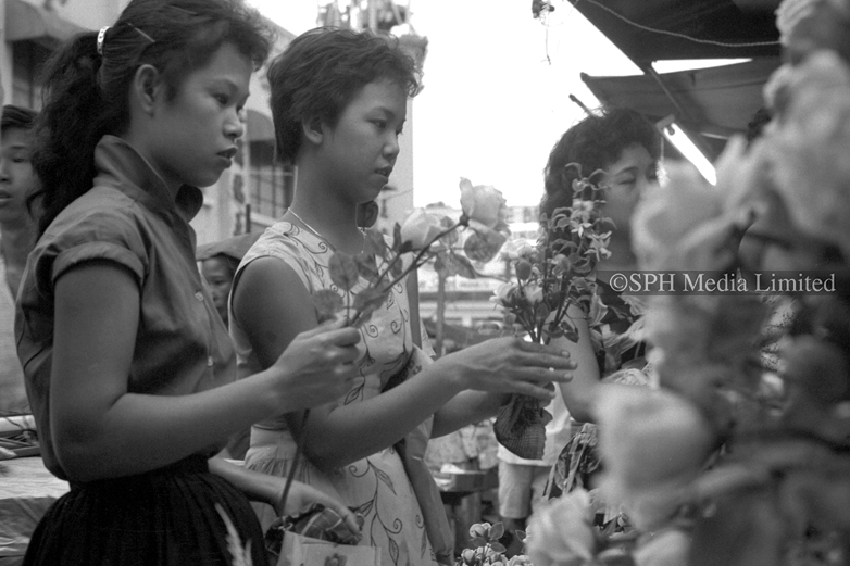 Selecting Flowers for Chinese New Year at Chinatown 1960-My Sg Memories
