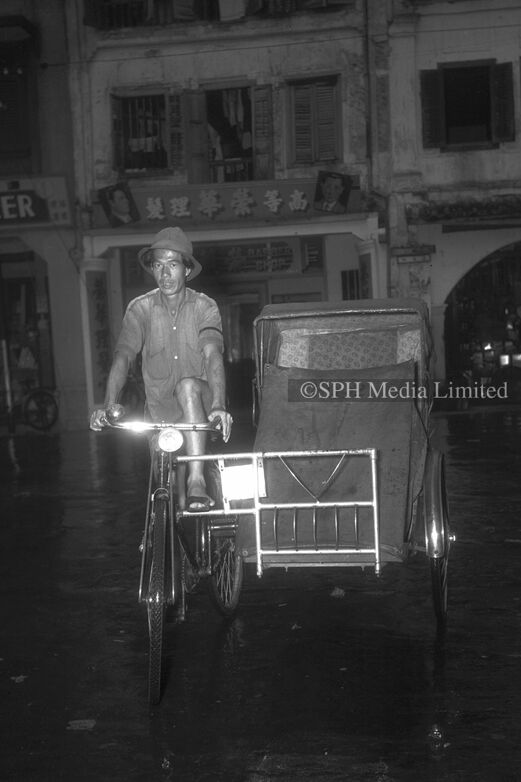 Riding a Trishaw in the Rain to Make a Living 1951-My Sg Memories