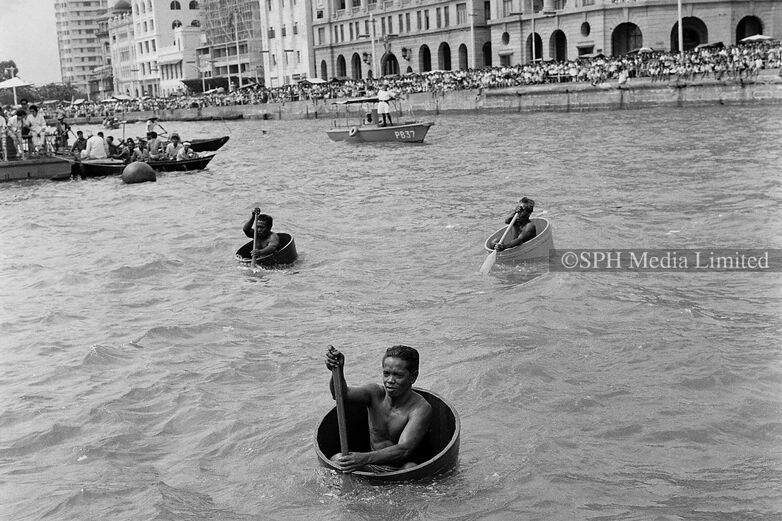 Sea Sports Tub Race at Collyer Quay 1960