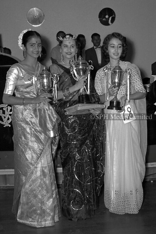 Sari Contest 1957