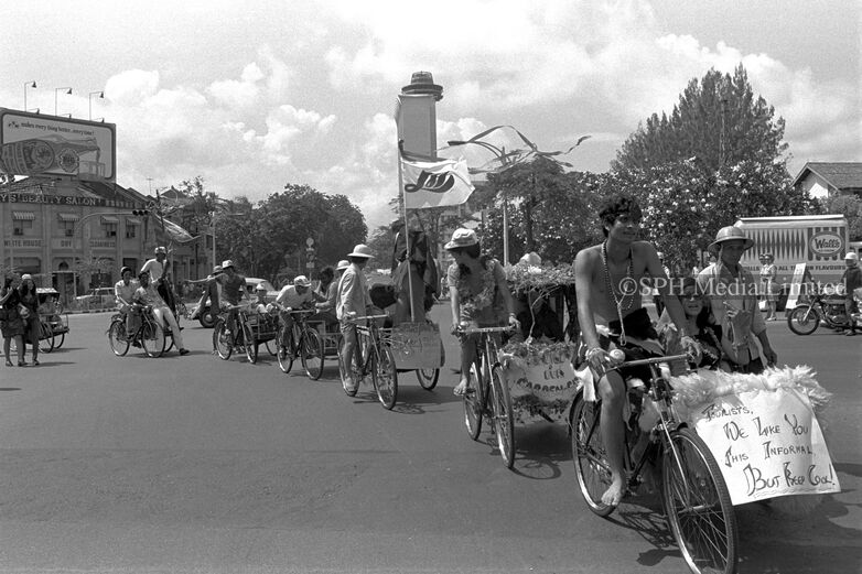 Annual Trishaw Pageant Along Scotts Road 1972-My Sg Memories
