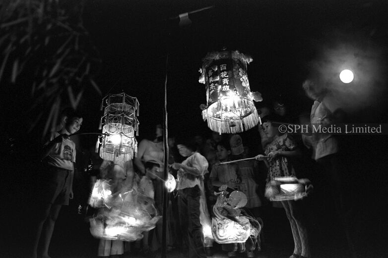Carrying Lanterns at Chinese Garden in Jurong 1978-My Sg Memories