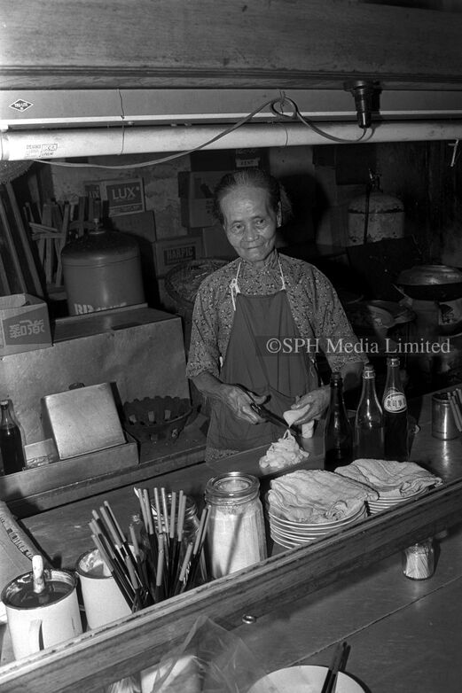 Chee Cheong Fun Stall at Temple Street 1979