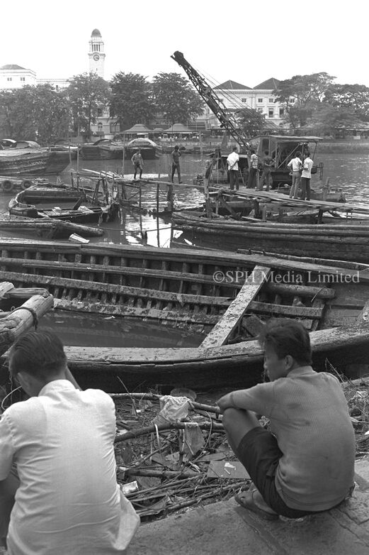 Clearing Abandoned Tongkangs in Singapore River 1977