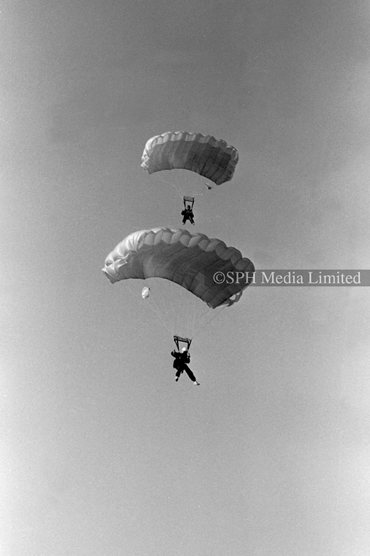 First Women Free Fall at Sembawang Air Base 1983-My Sg Memories