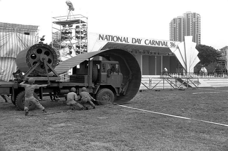 Laying the Tracks for the National Day Carnival 1986-My Sg Memories