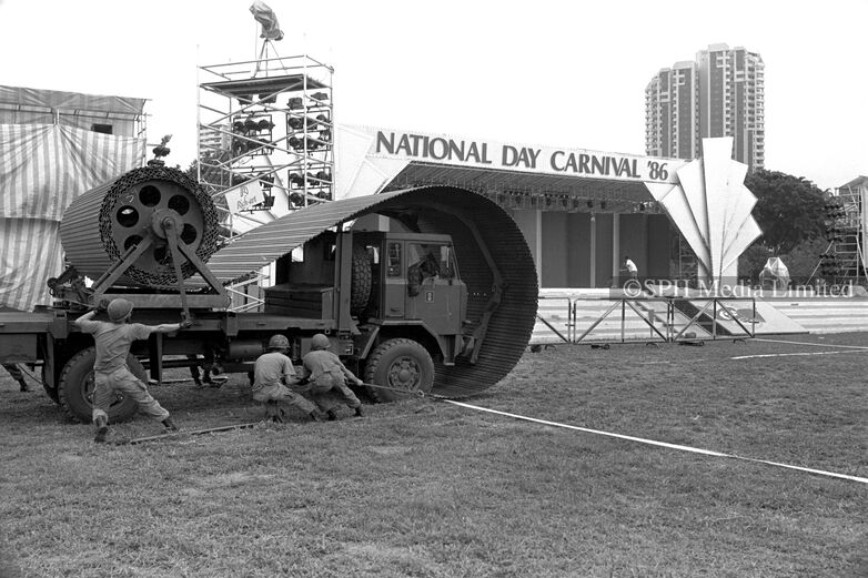 Laying the Tracks for the National Day Carnival 1986-My Sg Memories