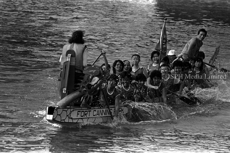 Dragon Boat Event at Singapore River Regetta 1984-My Sg Memories