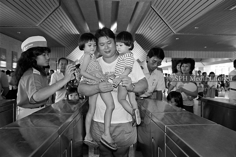 First Opening Weekend of the MRT North-South Line 1987-My Sg Memories