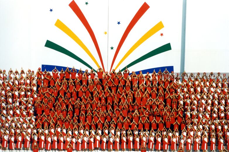 The Gigantic Choir Formed by 680 Students 1995-My Sg Memories