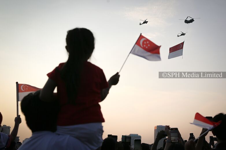 Watching the State Flag Flypast 2022-My Sg Memories