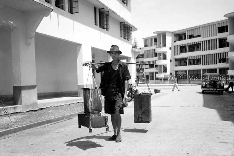 A Peddler Providing Cloth-Dyeing Service 1961-My Sg Memories