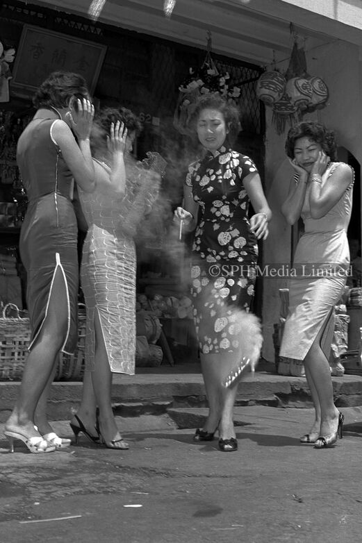 Ladies Reacting to Loud Firecrackers 1958-My Sg Memories
