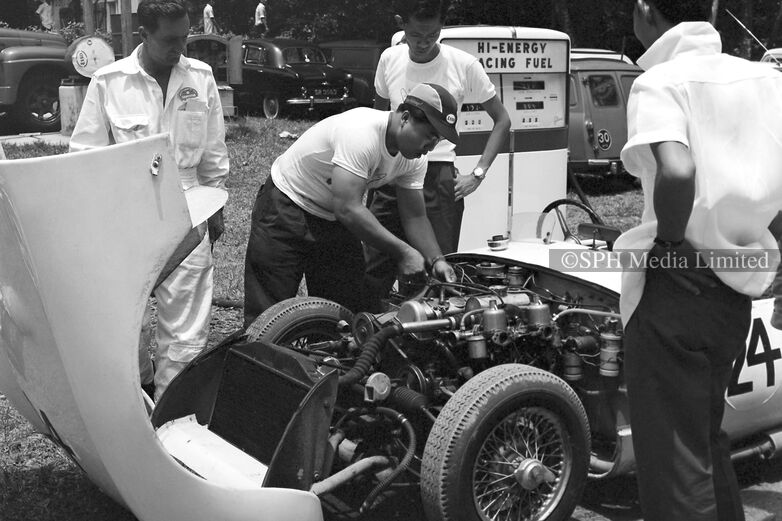 Fueling Up a Lotus 11 1963-My Sg Memories