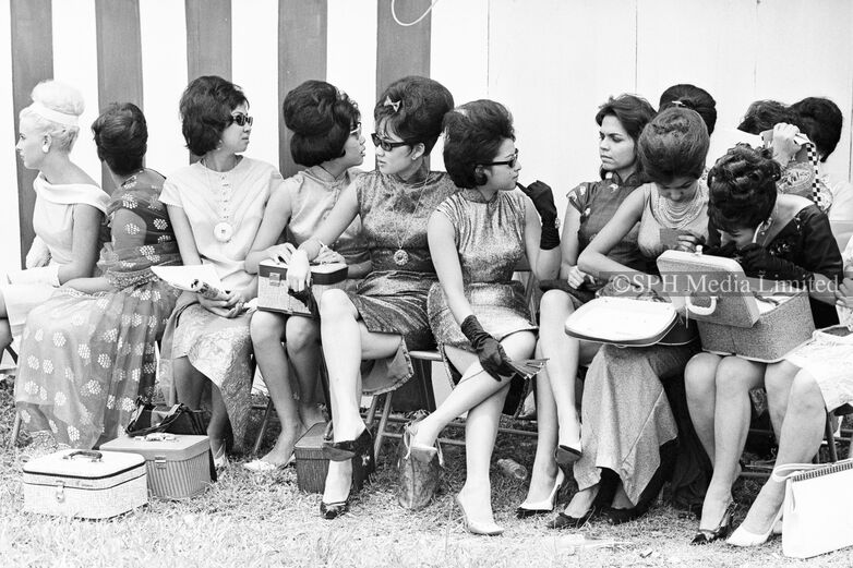 Models at the Grand Prix 1964-My Sg Memories