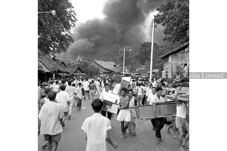 Bukit Ho Swee fire, 1961 Print