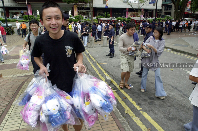 Hello Kitty craze, 2000 Print