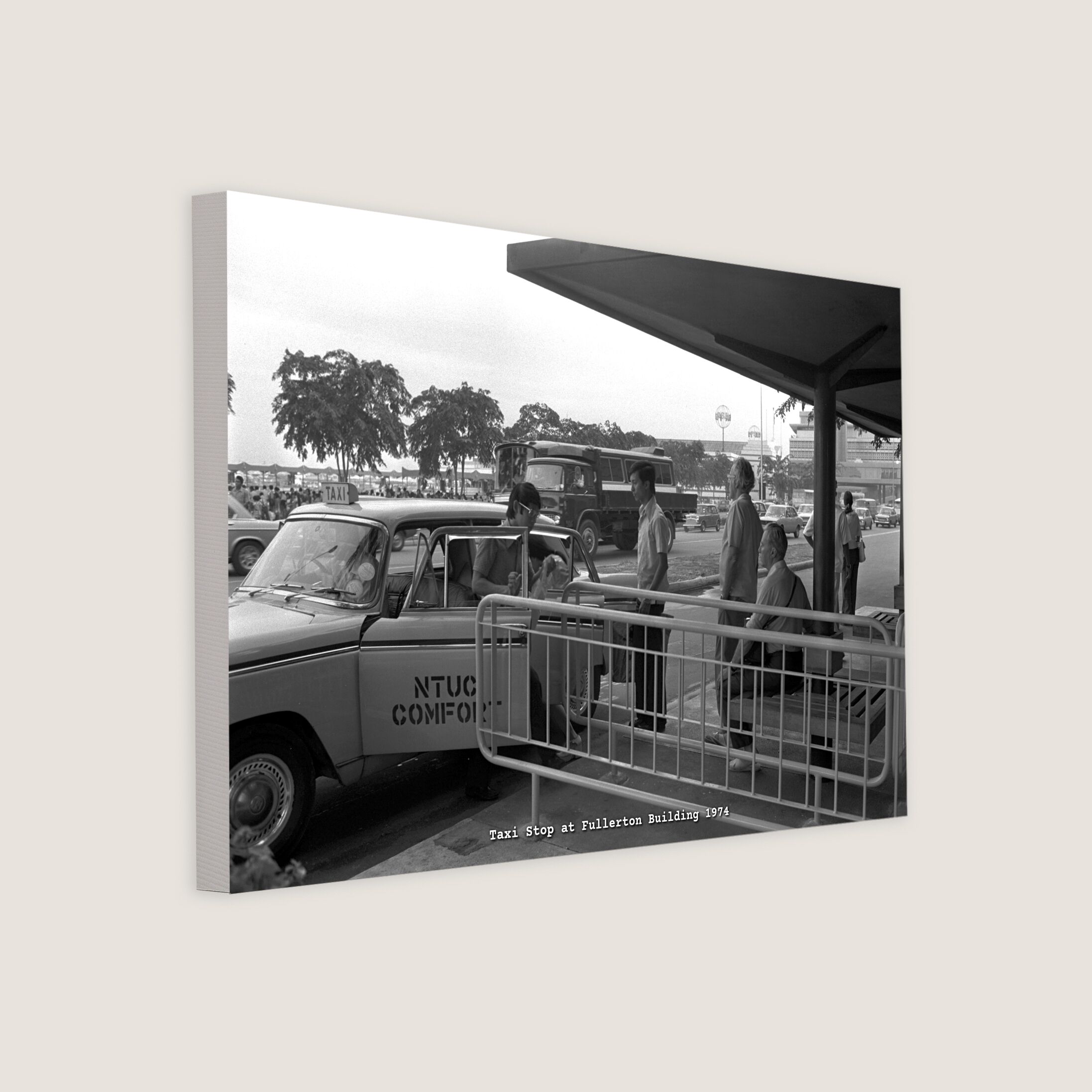 Taxi Stop at Fullerton Building 1974-My Sg Memories
