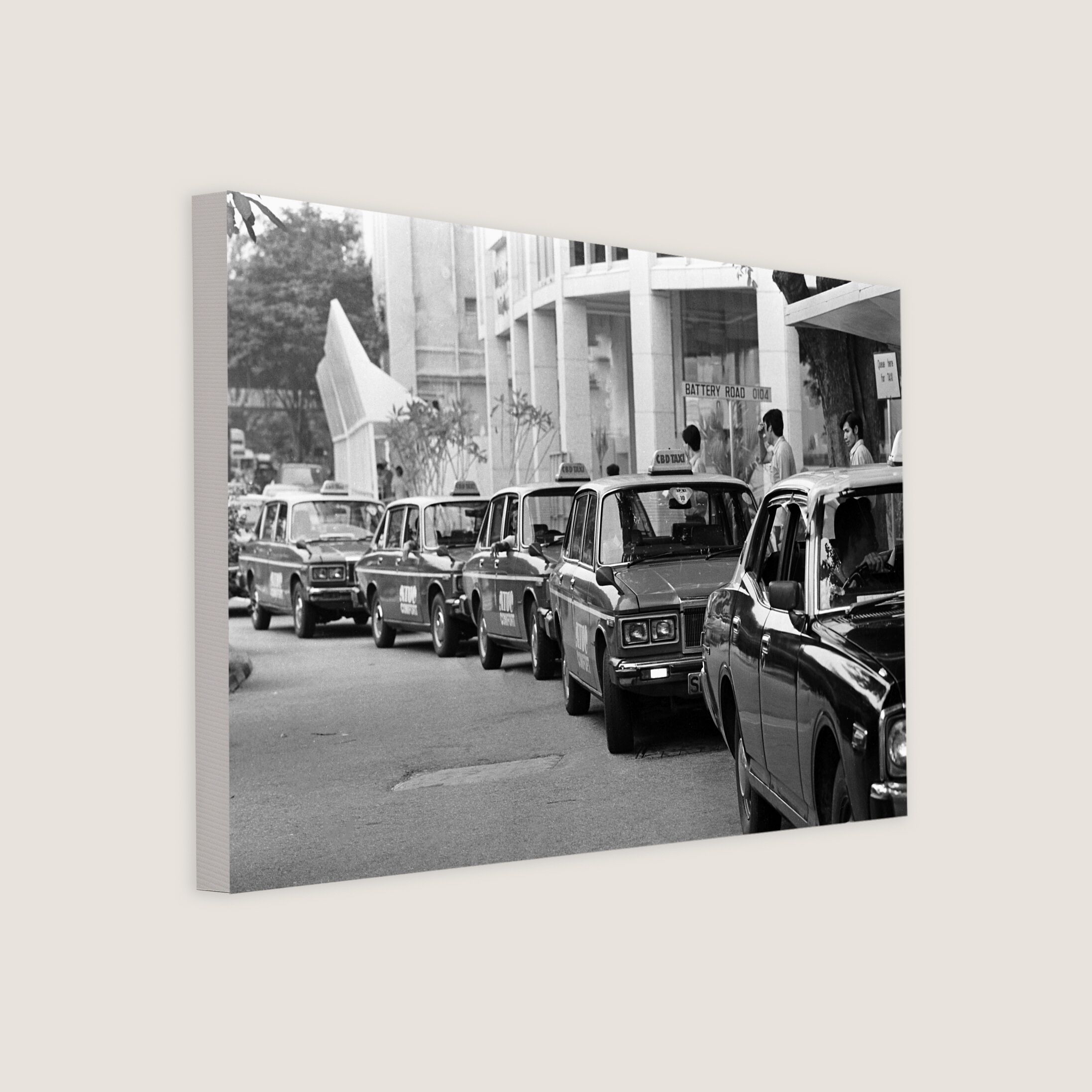 An Unusual Scene of Taxis Waiting for Passengers 1982-My Sg Memories