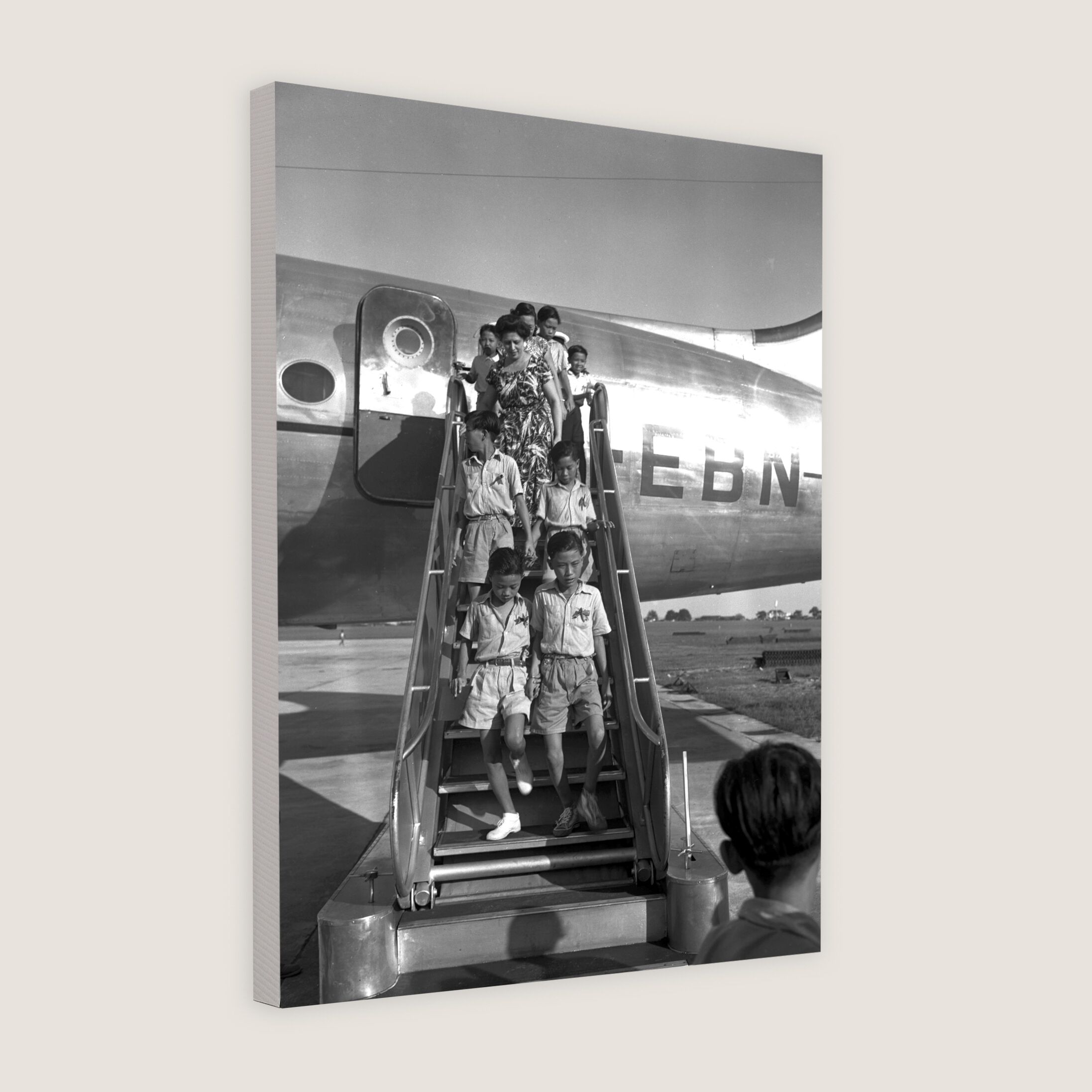 Children Take a Joyride on Qantas Skymaster Plane 1950-My Sg Memories