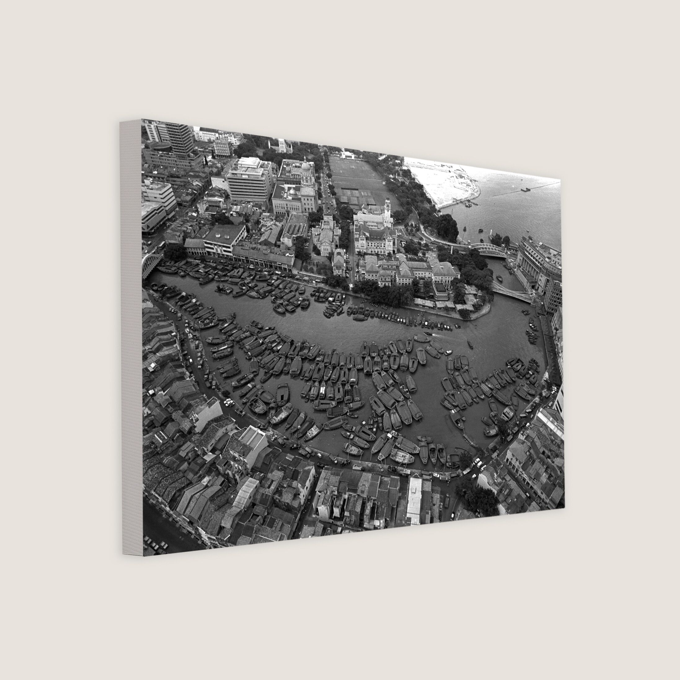 Tongkangs at Singapore River's 'Carp Belly' 1975