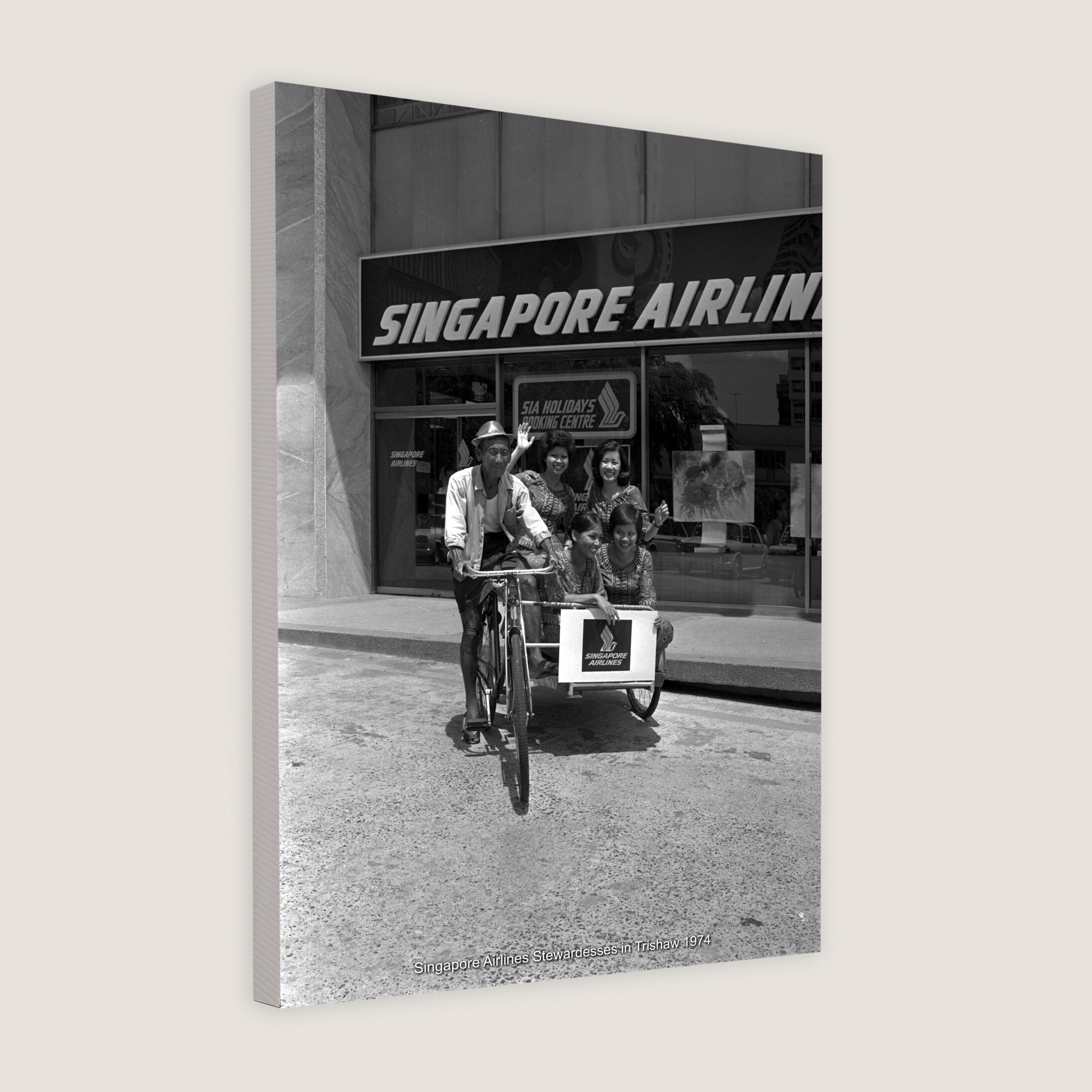 Singapore Airlines Stewardesses in Trishaw 1974-My Sg Memories