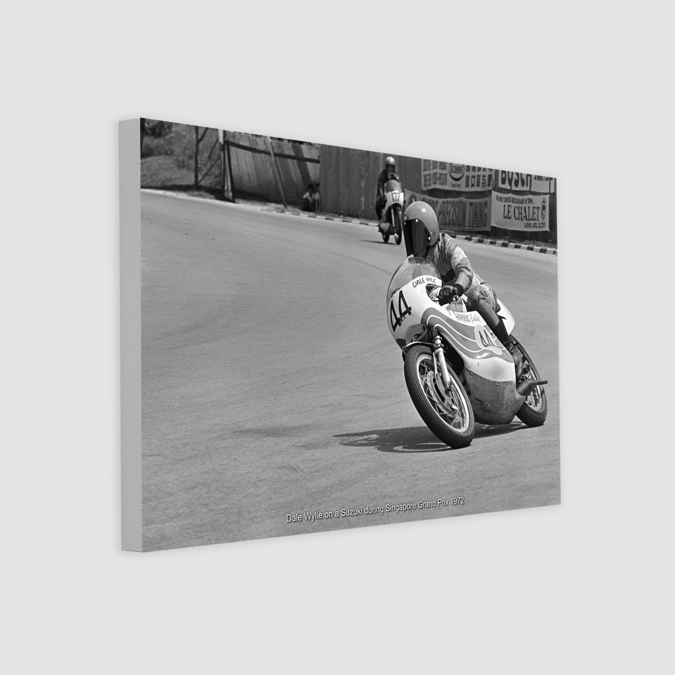 Dale Wylie on a Suzuki during Singapore Grand Prix 1972-My Sg Memories