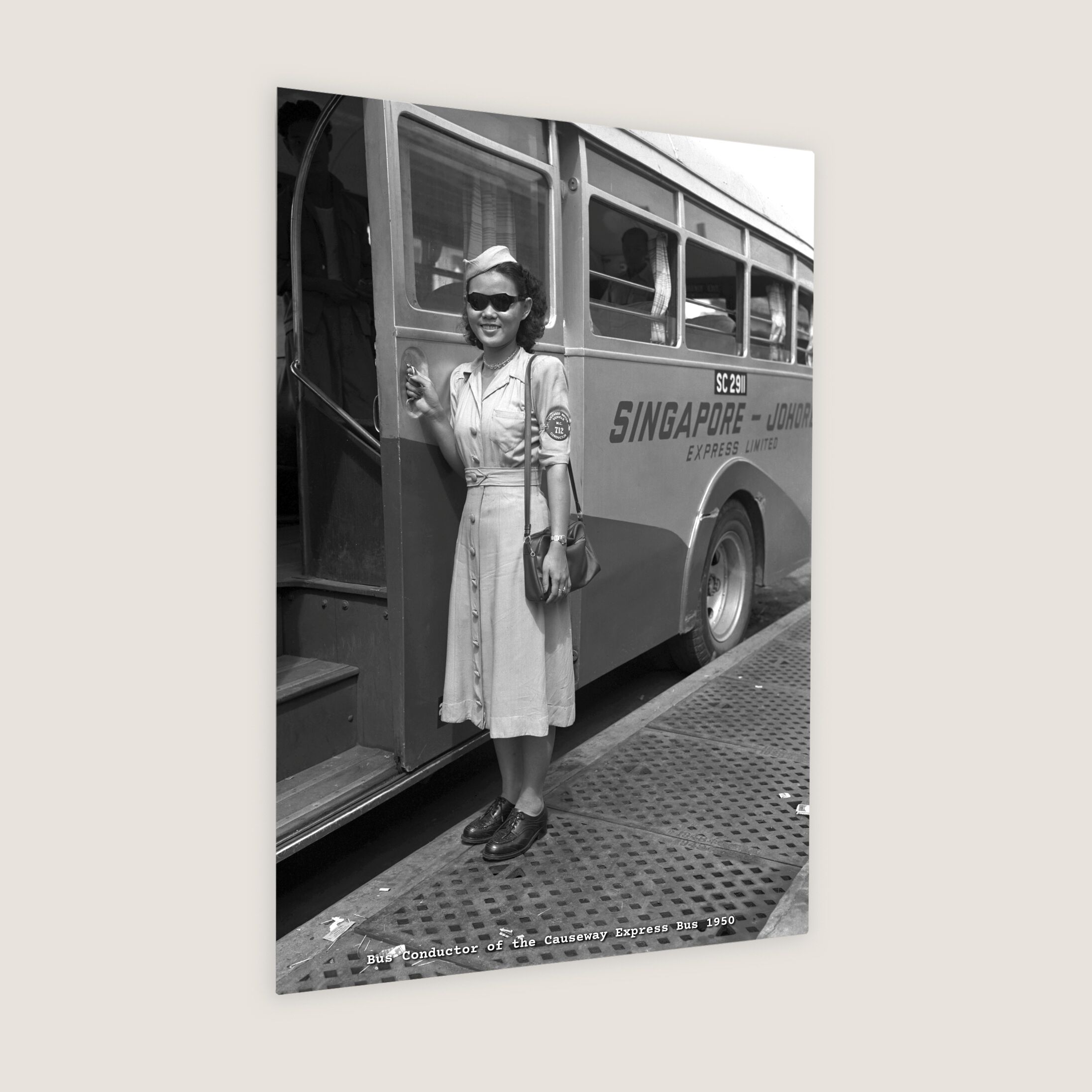 Bus Conductor of the Causeway Express Bus 1950-My Sg Memories