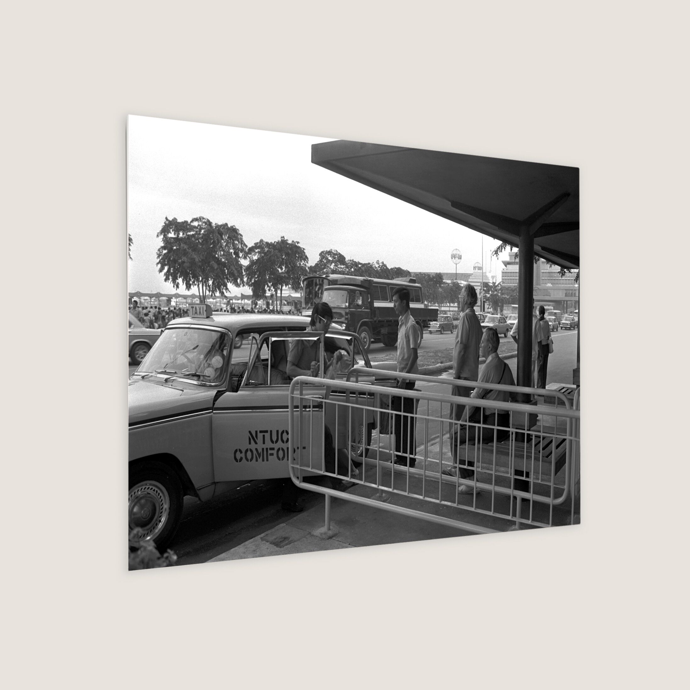 Taxi Stop at Fullerton Building 1974-My Sg Memories