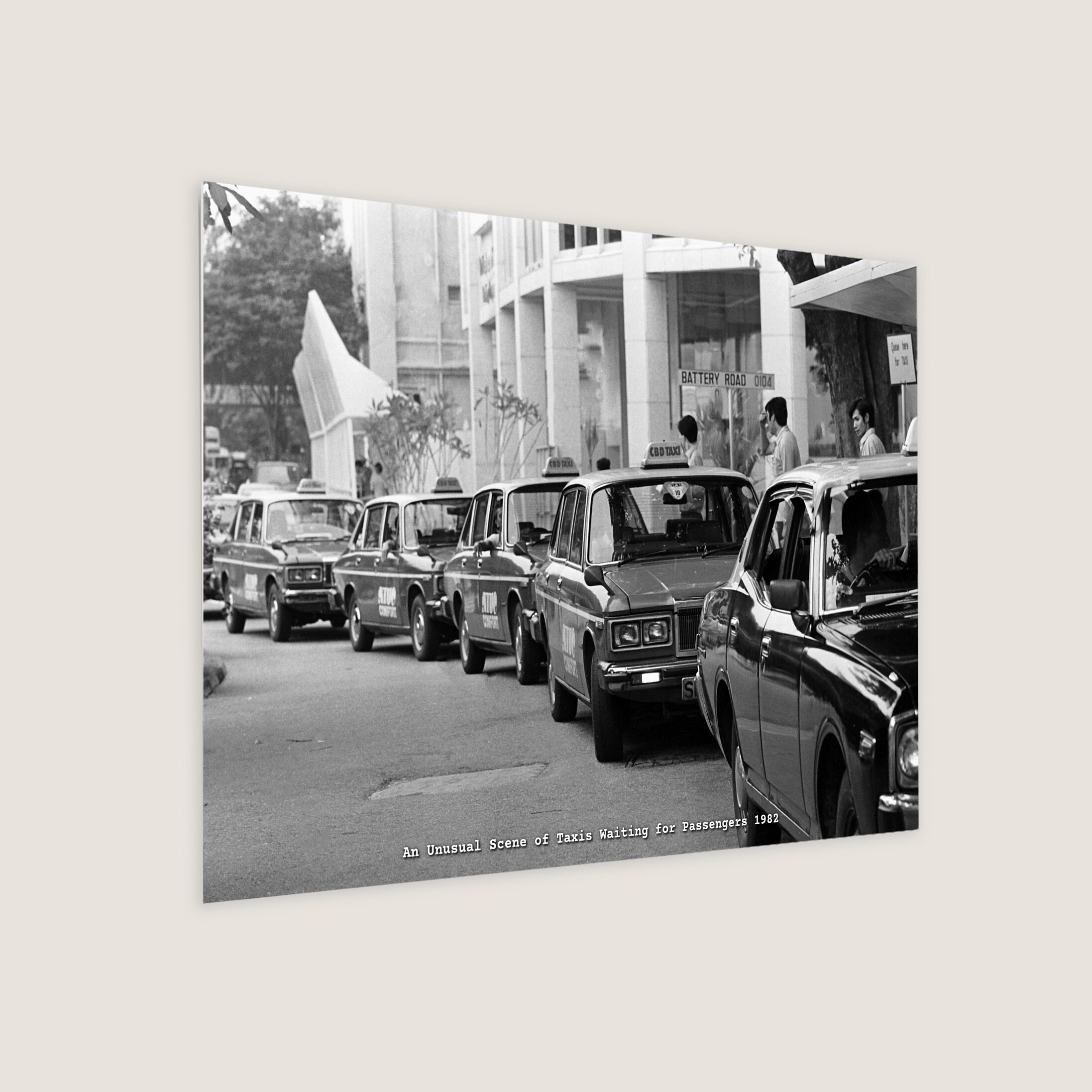 An Unusual Scene of Taxis Waiting for Passengers 1982-My Sg Memories