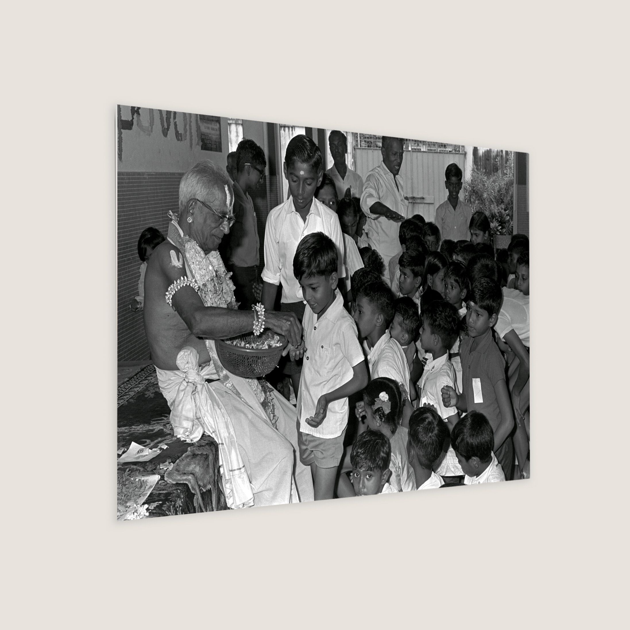 Deepavali Thattha: The Hindu Santa Claus 1970