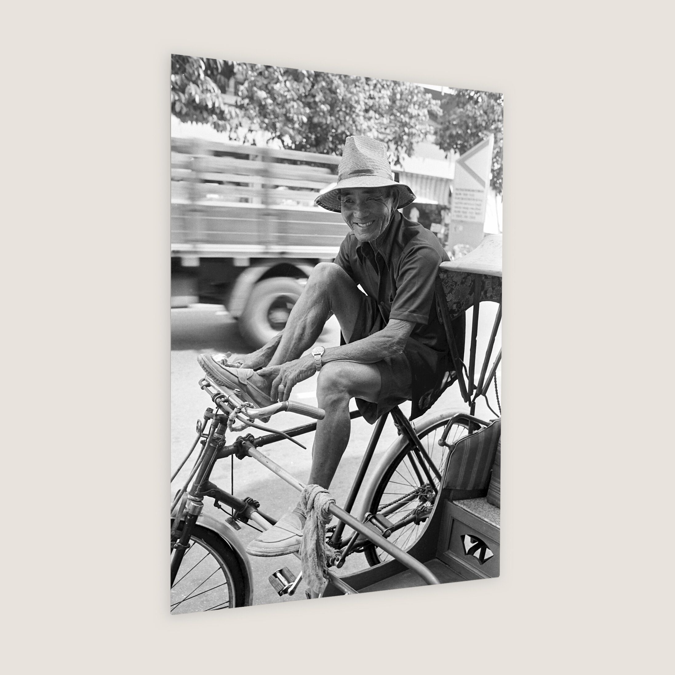 Trishaw Uncle with 30 Years of Experience 1982-My Sg Memories