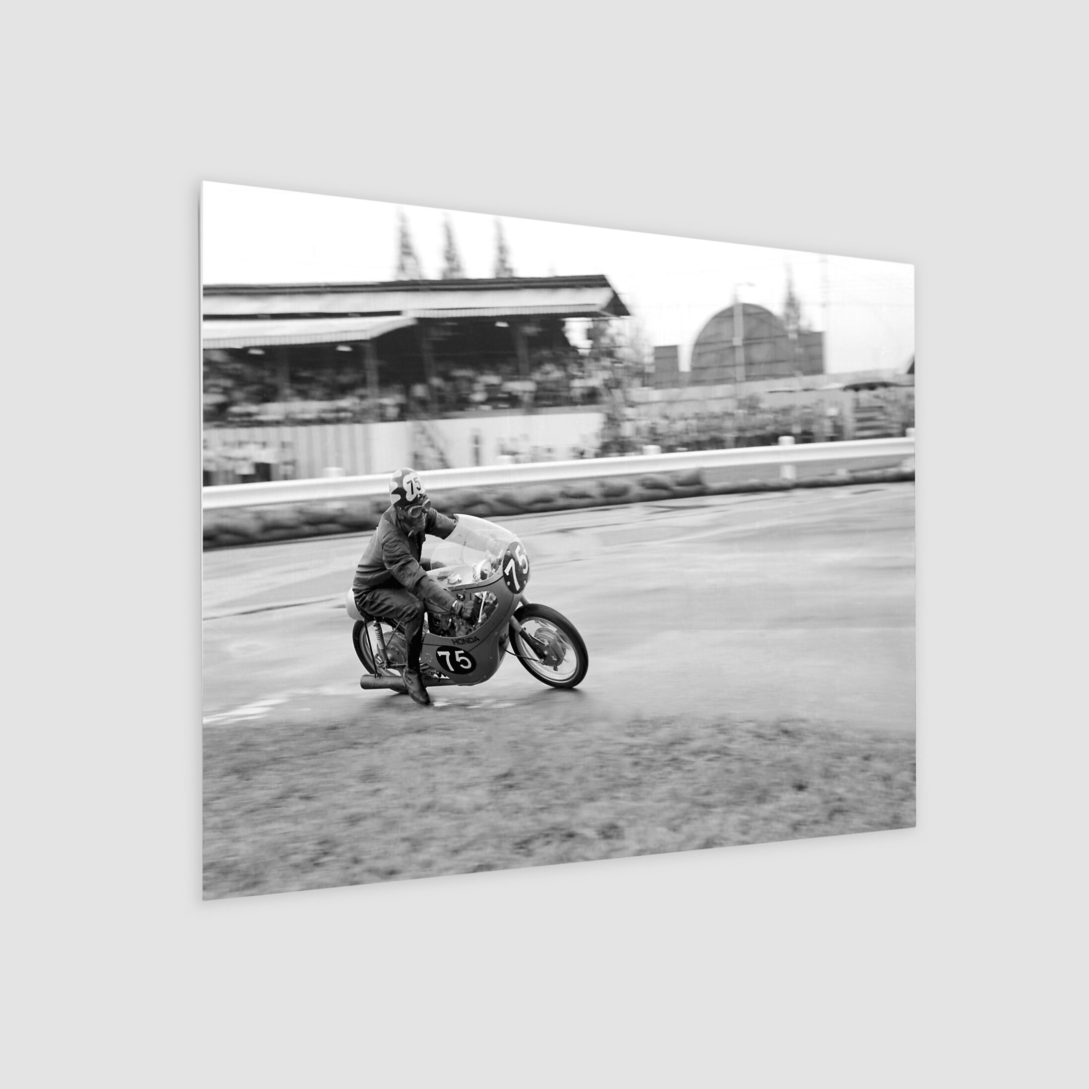 Lee Wing Sang at the Circus Hairpin 1963-My Sg Memories