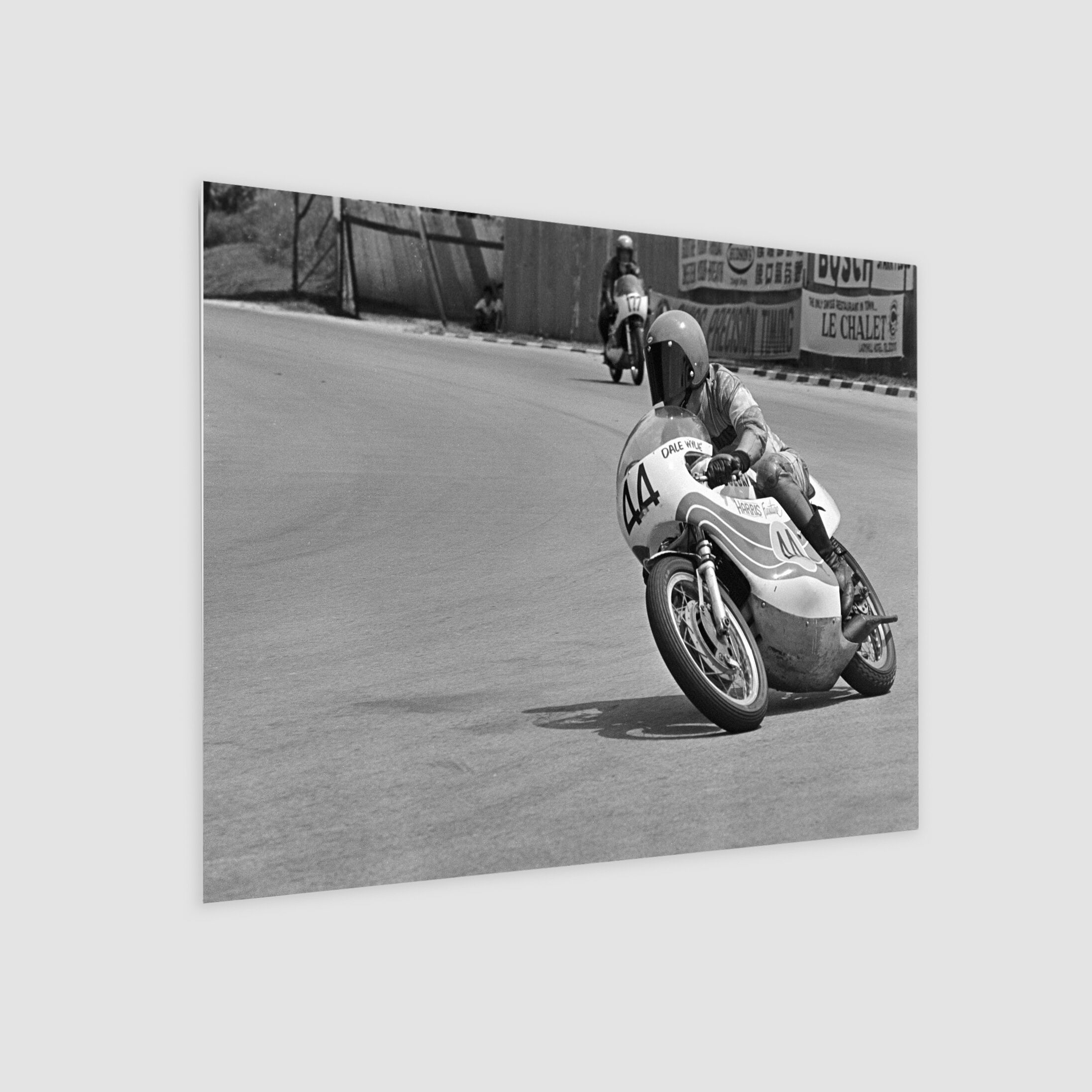 Dale Wylie on a Suzuki during Singapore Grand Prix 1972-My Sg Memories