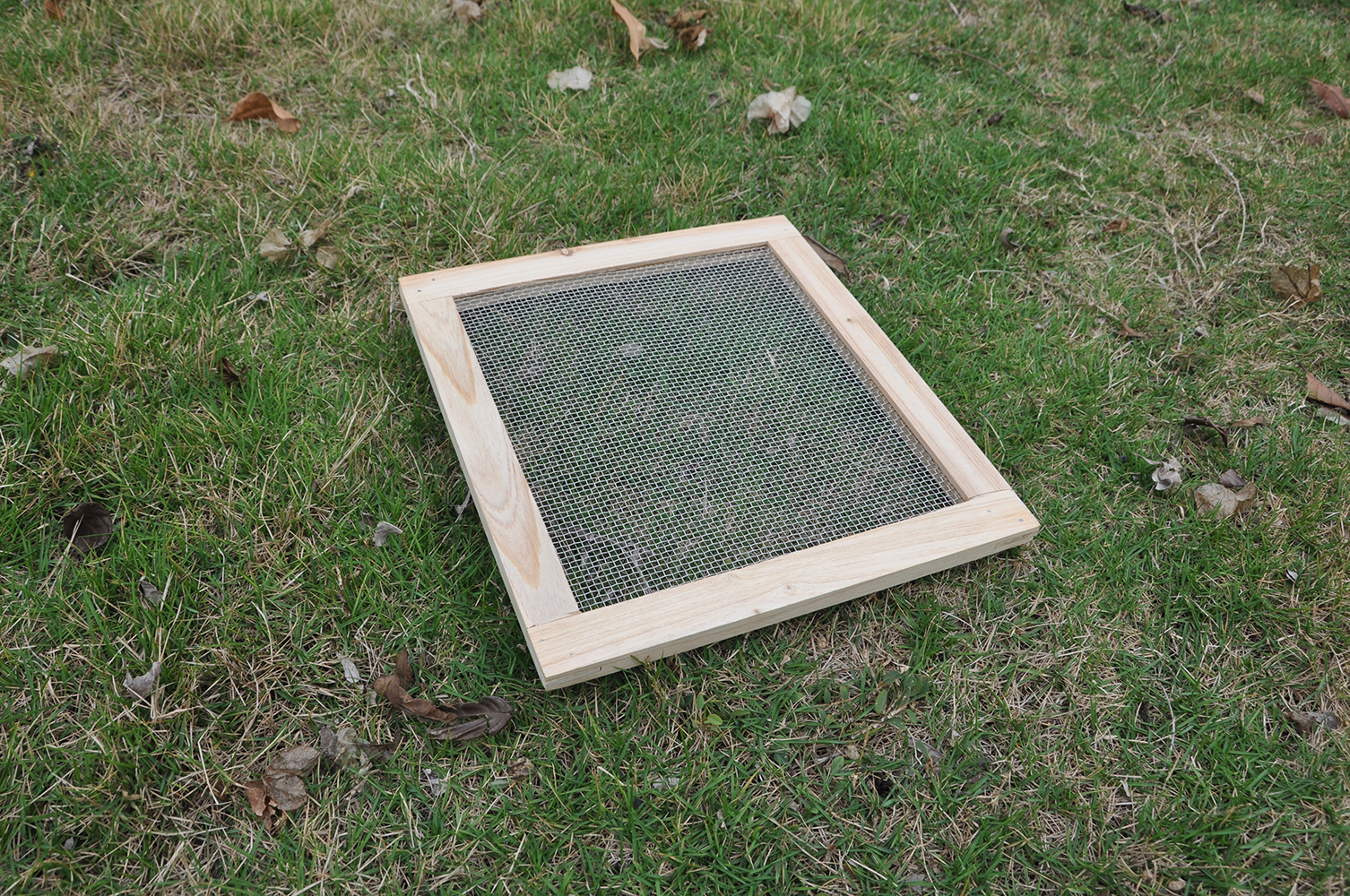 Auto Flow Bee Hives Honey Boxes Beehive + 4 x Beekeeping Frames +6 Bee Foundations with frames