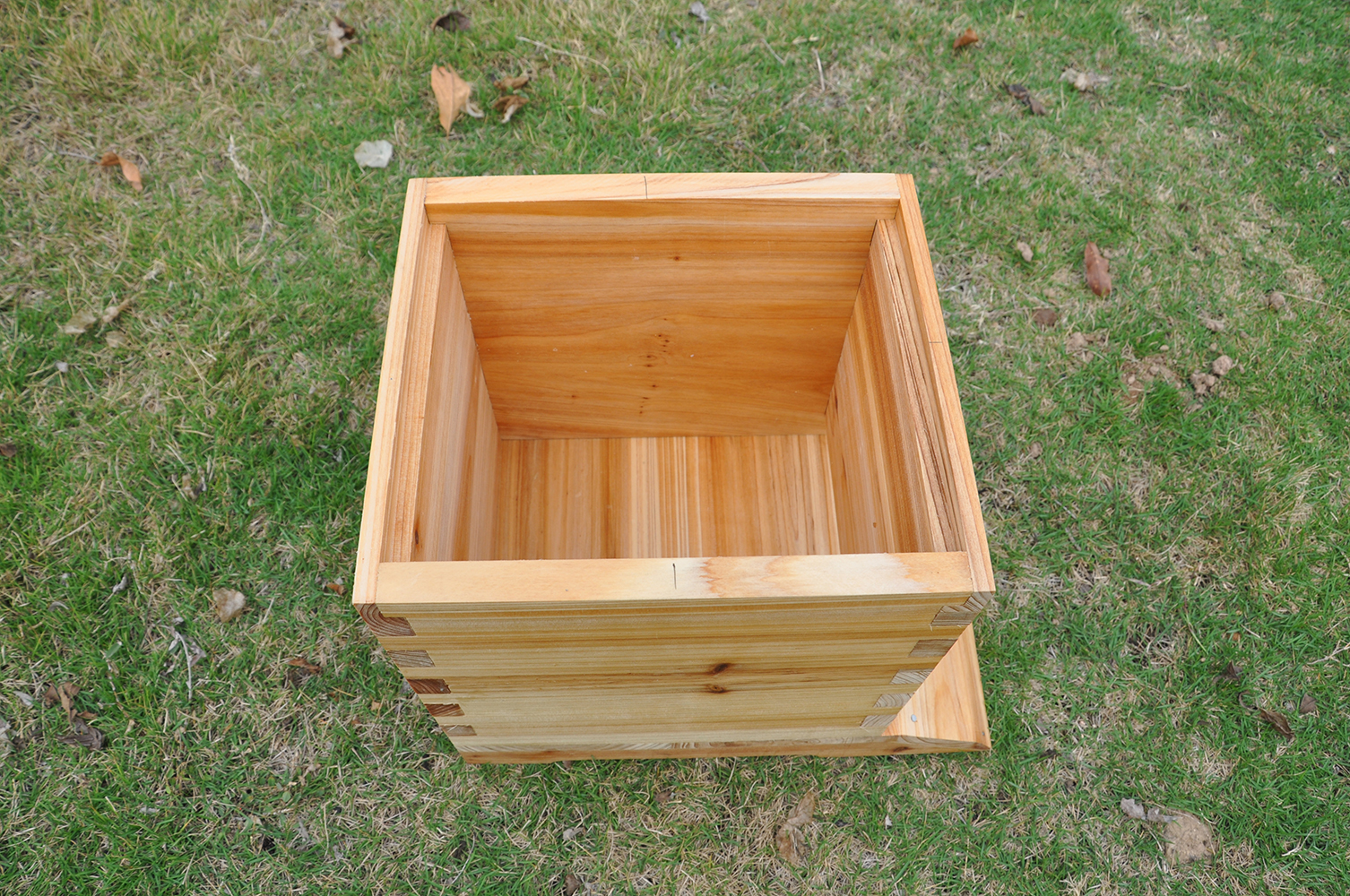Auto Flow Bee Hives Honey Boxes Beehive + 4 x Beekeeping Frames +6 Bee Foundations with frames