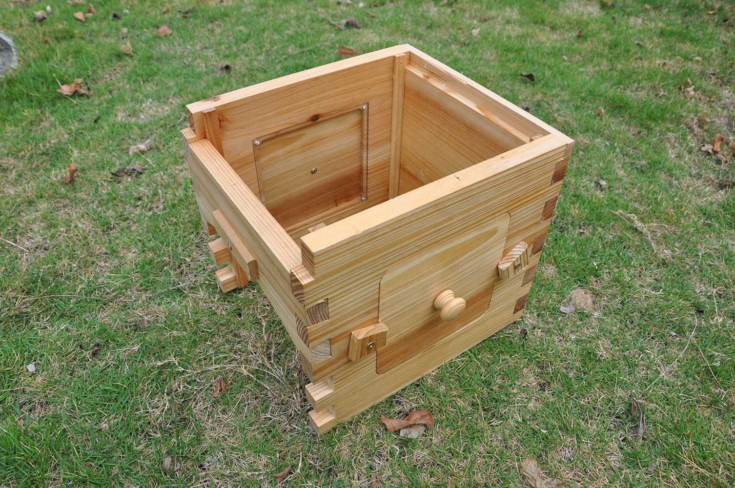 Auto Flow Bee Hives Honey Boxes Beehive + 4 x Beekeeping Frames +6 Bee Foundations with frames