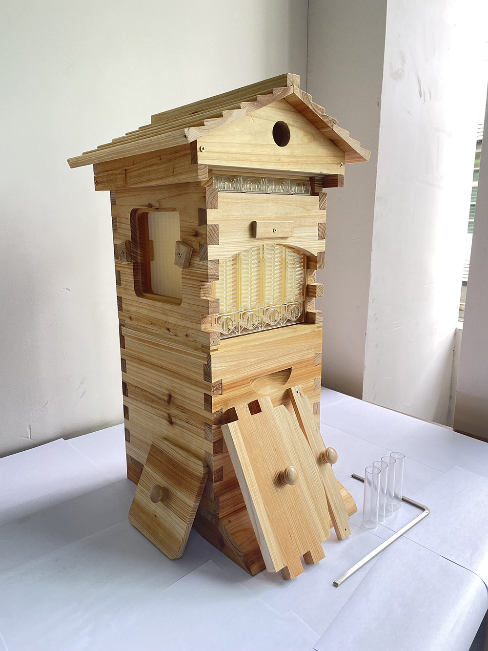 Auto Flow Bee Hives Honey Boxes Beehive + 4 x Beekeeping Frames +6 Bee Foundations with frames