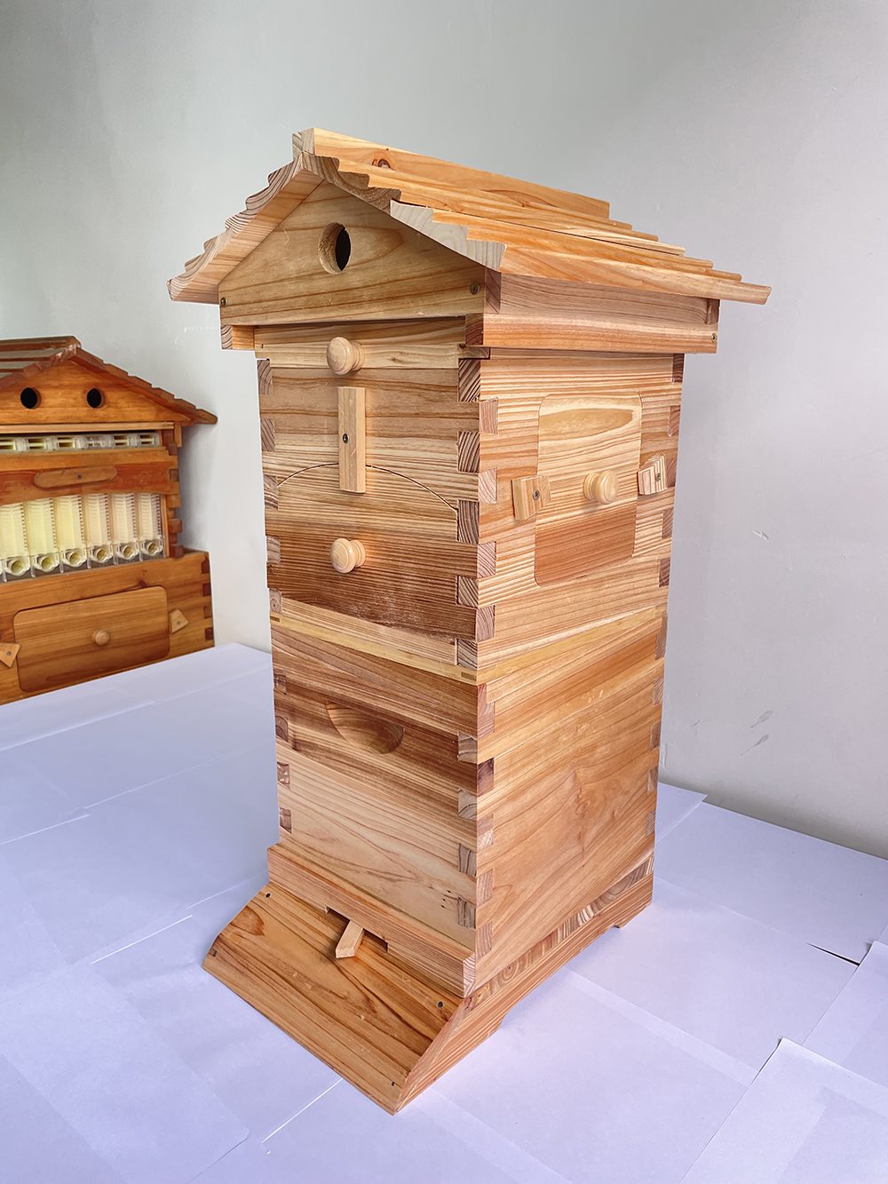 Auto Flow Bee Hives Honey Boxes Beehive + 4 x Beekeeping Frames +6 Bee Foundations with frames
