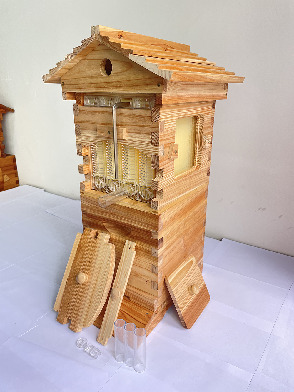 Auto Flow Bee Hives Honey Boxes Beehive + 4 x Beekeeping Frames +6 Bee Foundations with frames