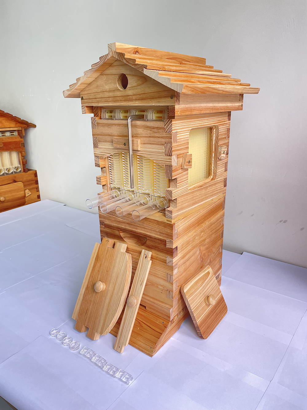 Auto Flow Bee Hives Honey Boxes Beehive + 4 x Beekeeping Frames +6 Bee Foundations with frames