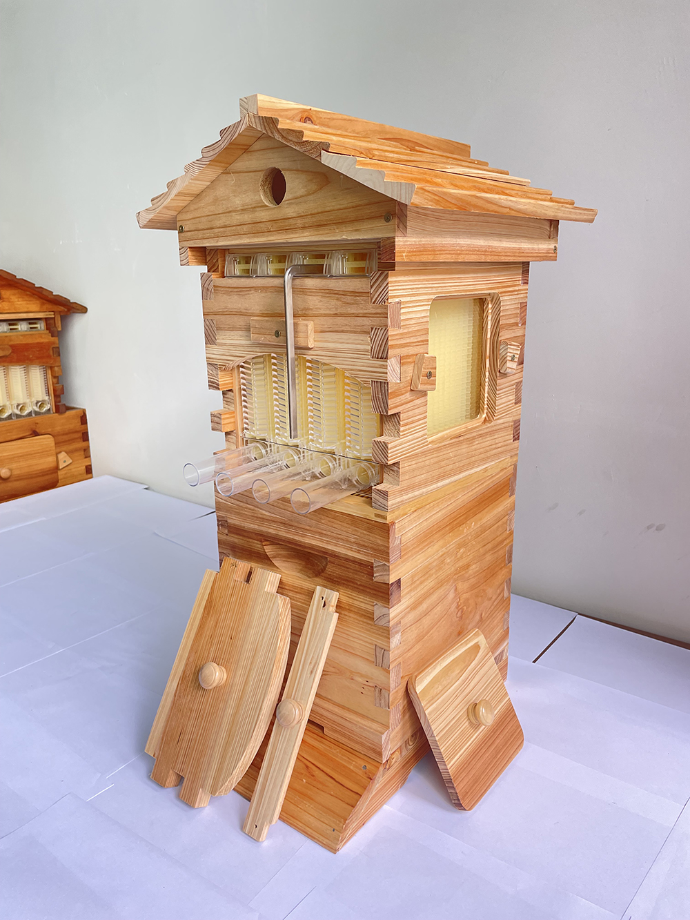 Auto Flow Bee Hives Honey Boxes Beehive + 4 x Beekeeping Frames +6 Bee Foundations with frames