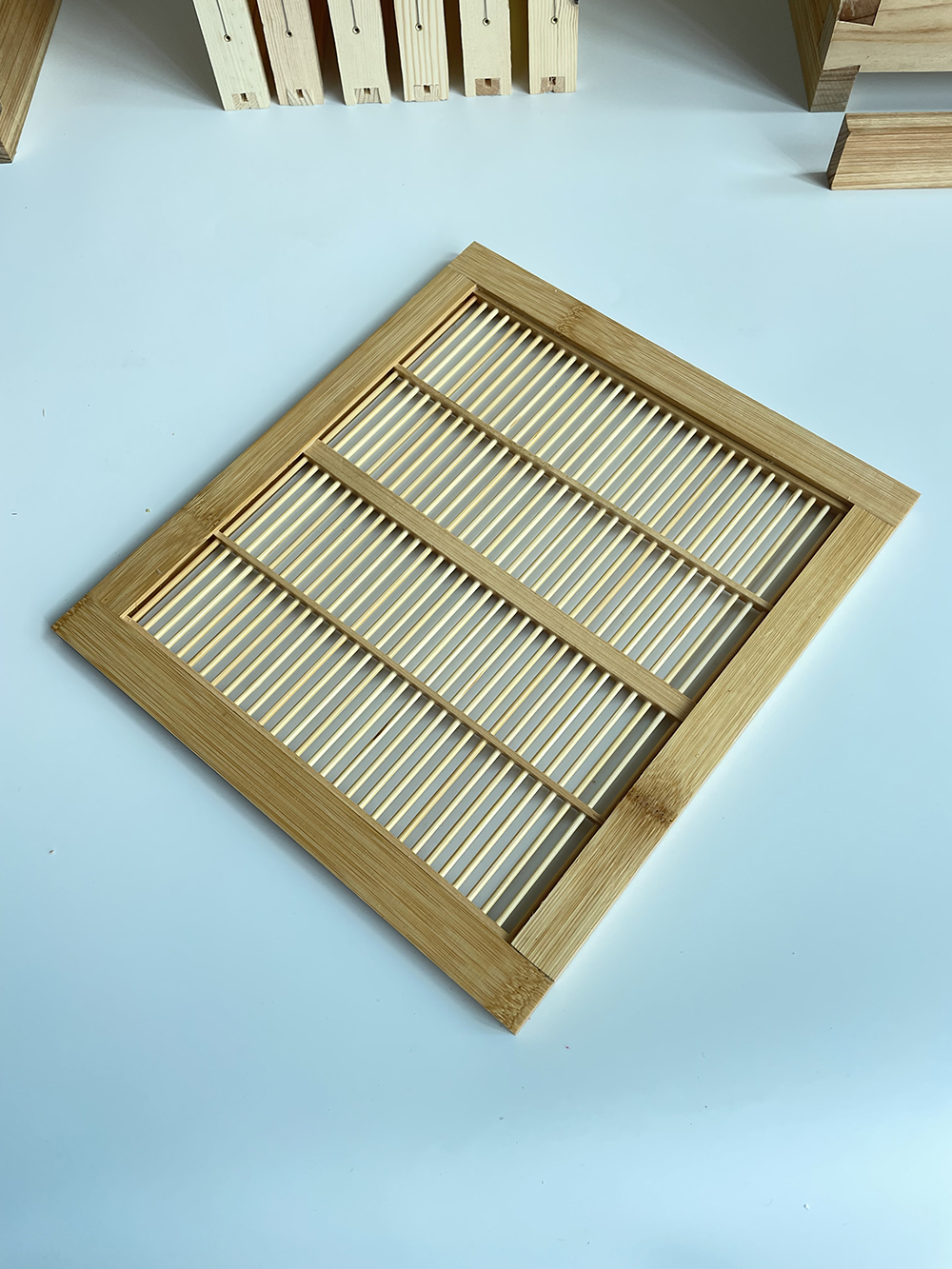 Auto Flow Bee Hives Honey Boxes Beehive + 4 x Beekeeping Frames +6 Bee Foundations with frames