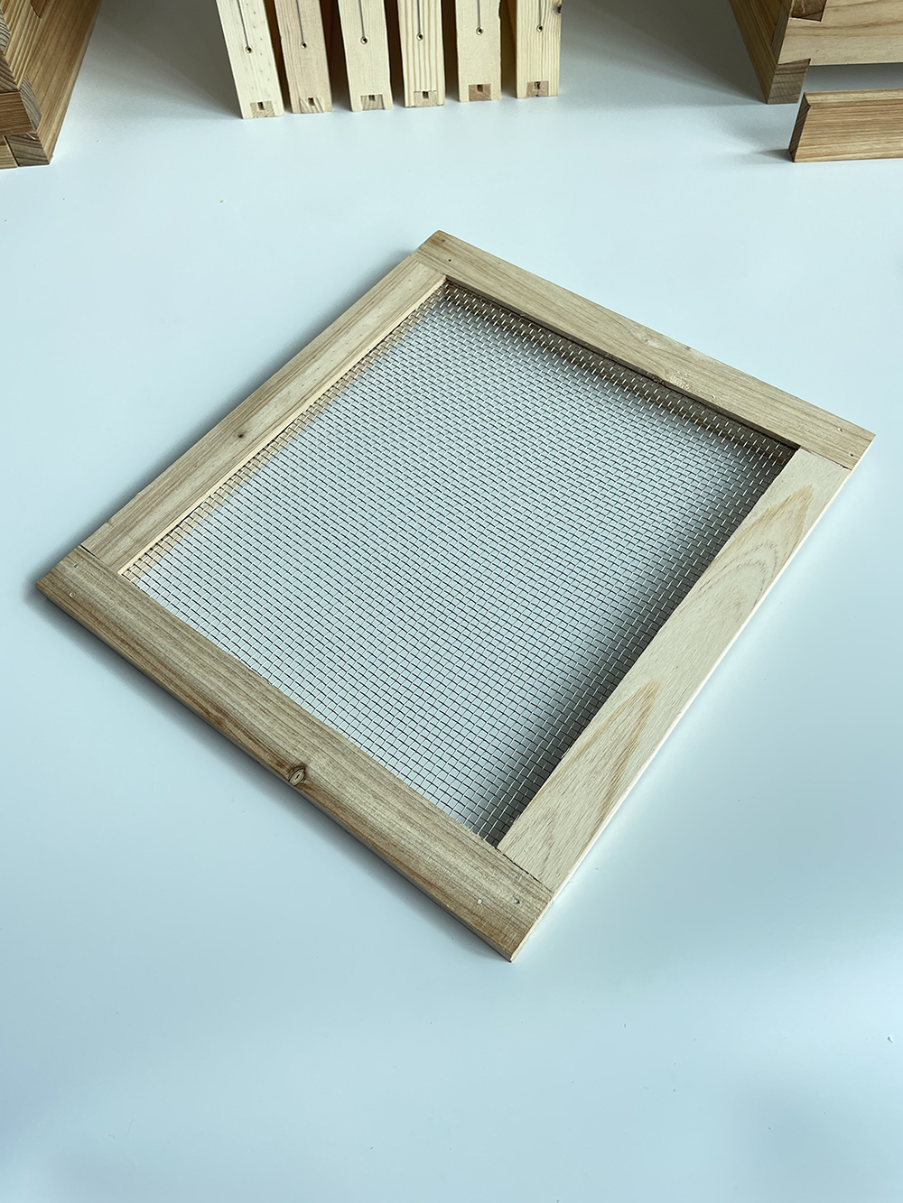 Auto Flow Bee Hives Honey Boxes Beehive + 4 x Beekeeping Frames +6 Bee Foundations with frames