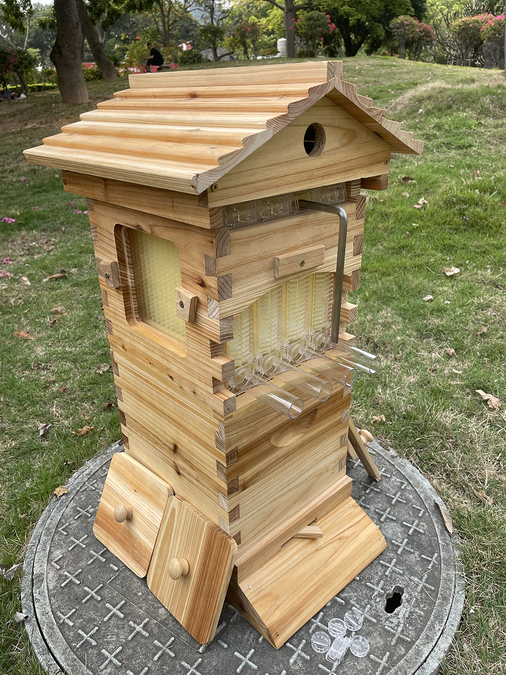 Auto Flow Bee Hives Honey Boxes Beehive + 4 x Beekeeping Frames +6 Bee Foundations with frames