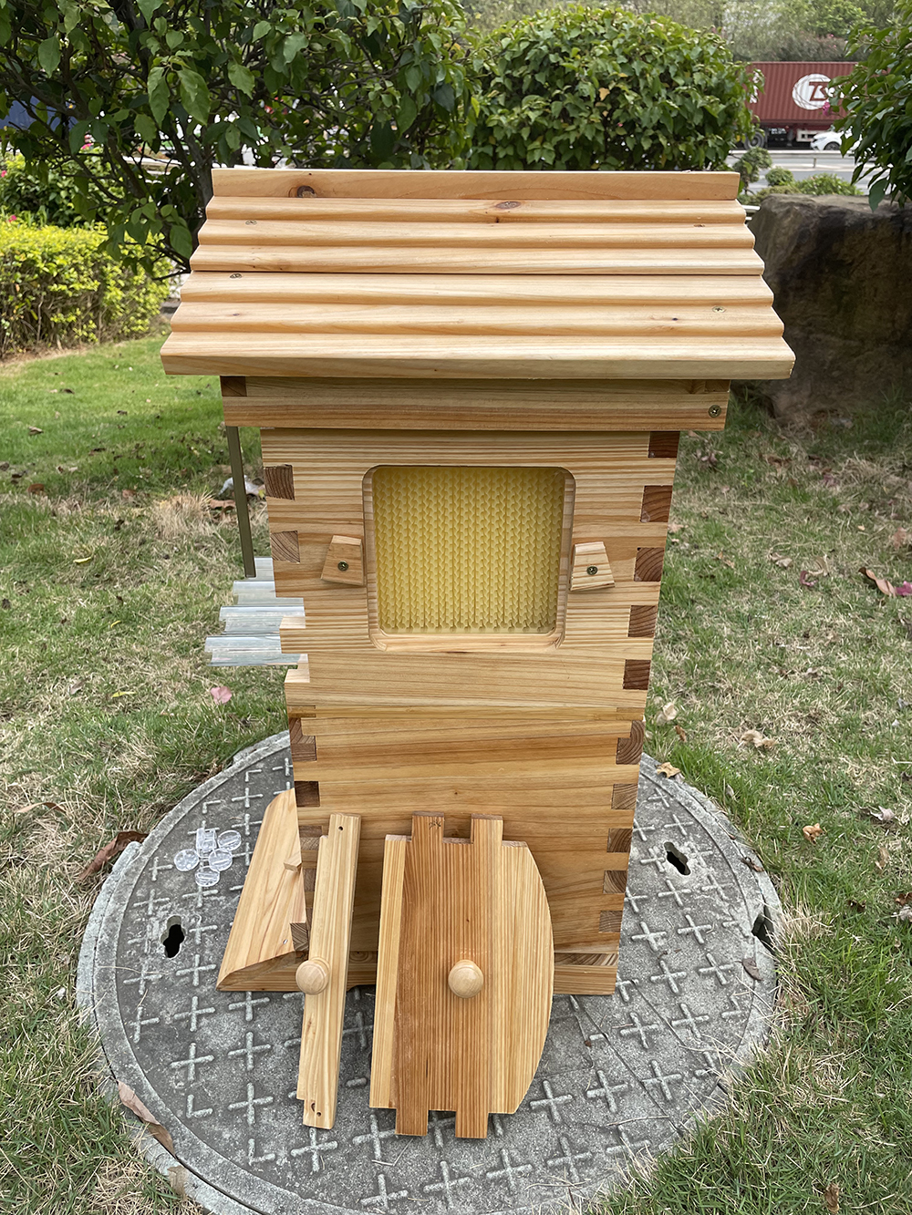 Auto Flow Bee Hives Honey Boxes Beehive + 4 x Beekeeping Frames +6 Bee Foundations with frames