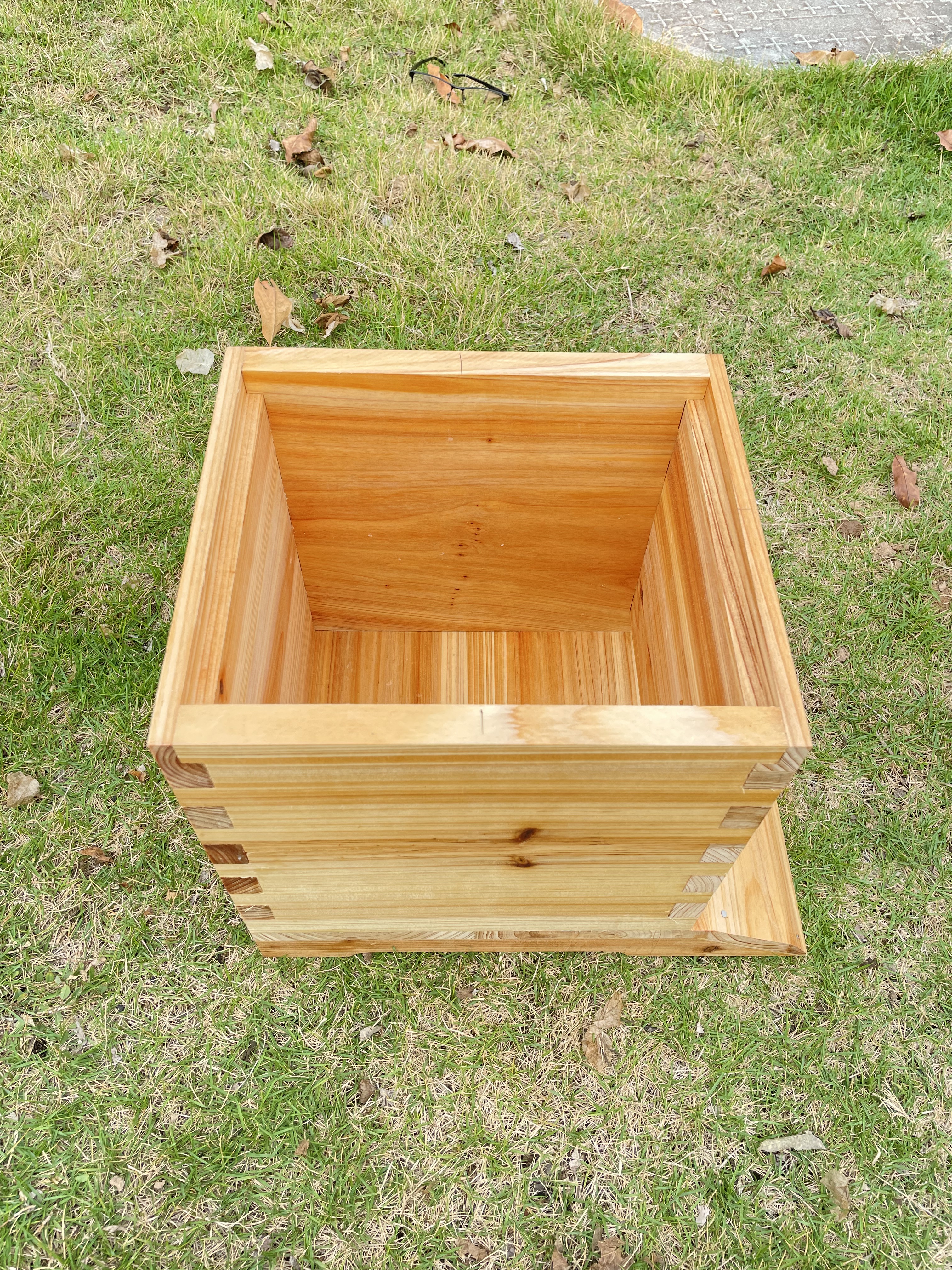 Auto Flow Bee Hives Honey Boxes Beehive + 4 x Beekeeping Frames +6 Bee Foundations with frames