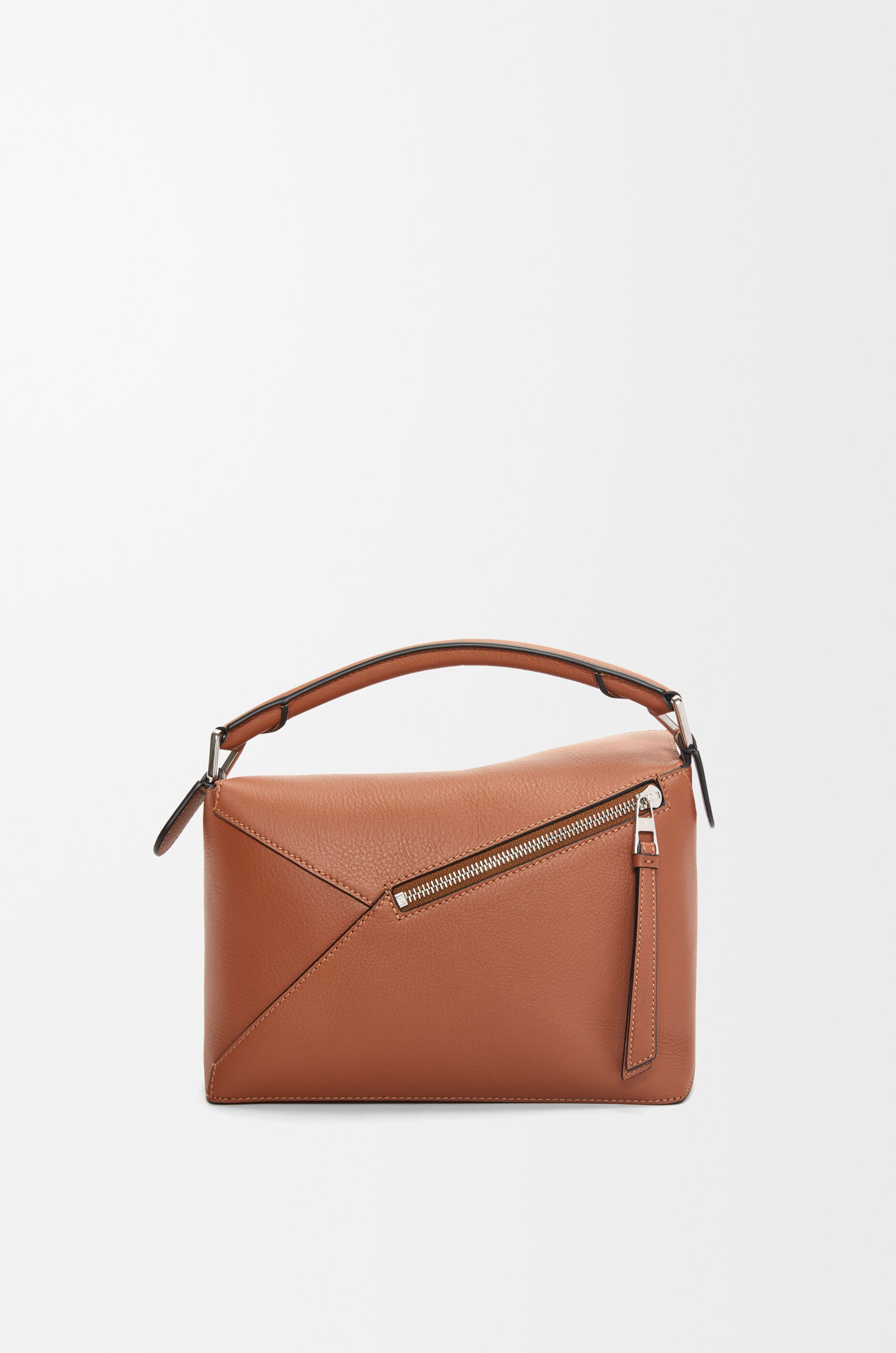 クラシックなカーフスキンのスモール パズル エッジ バッグ パズルエッジ バッグ ミニ（クラシックカーフ） ブラック - LOEWE